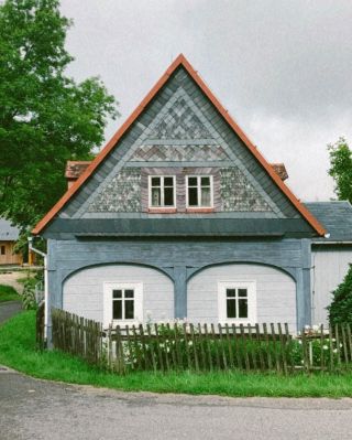 Dovolené jsou bezva, ale návraty domů mají také něco do sebe... . . #pozdrravzlesa #broz #enamelpin #mosaznabroz...